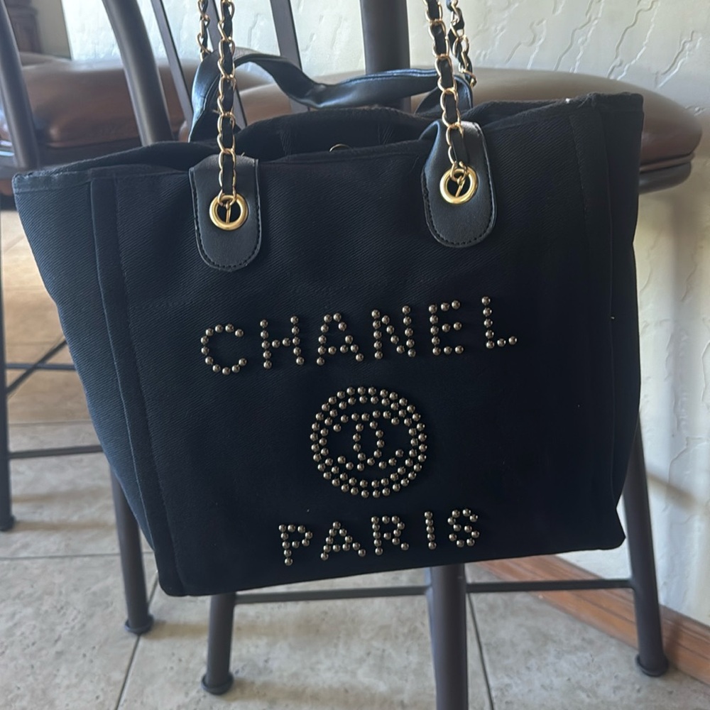 gorgeous handbag great size